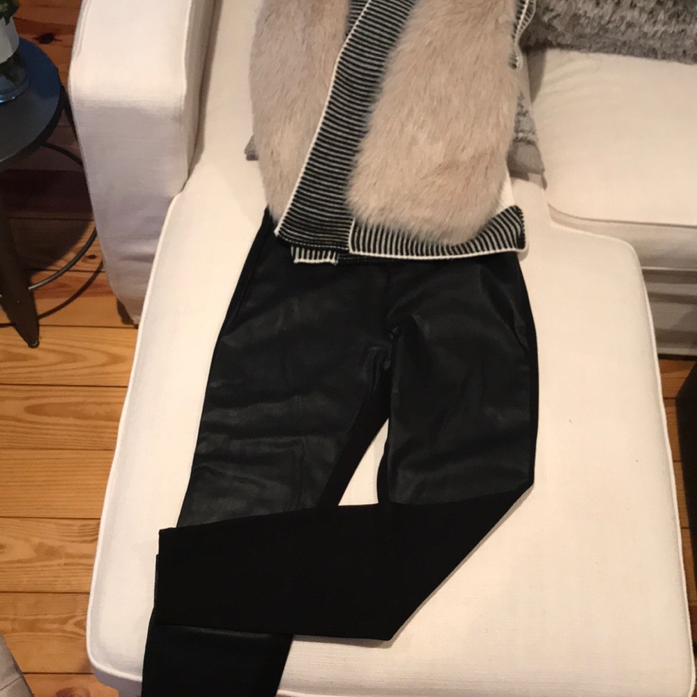 Banana Republic - Faux Leather & Stretch - size 8